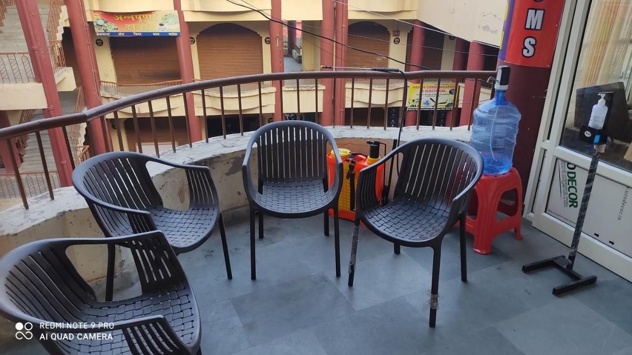 City Crown Guest House Sundarnagar Buitenkant foto