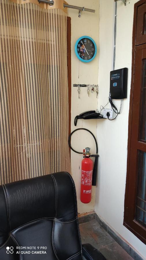 City Crown Guest House Sundarnagar Buitenkant foto